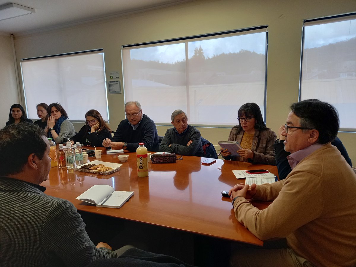 postgradoudec's tweet photo. #PostgradoUdeC: Compartimos otro encuentro exitoso con autoridades y representantes de nuestras facultades. Estos encuentros nutren el diálogo sobre la dirección y gestión de nuestros programas de postgrado. @udeconcepcion https://t.co/vhXPadLYPG
