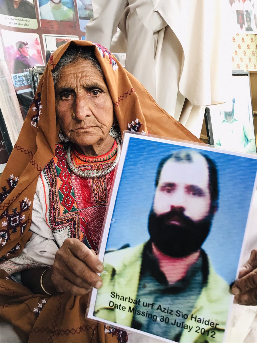 miryar_baloch's tweet image. #25July2023 #QuettaProtest today it is Baloch, protesting against the Pakistan army&apos;s state terrorism, tomorrow it could be anyone. 

Baloch people are resisting Pakistan army&apos;s brutal suppreaaion and subjugation. 

#BalochLivesMatter.
