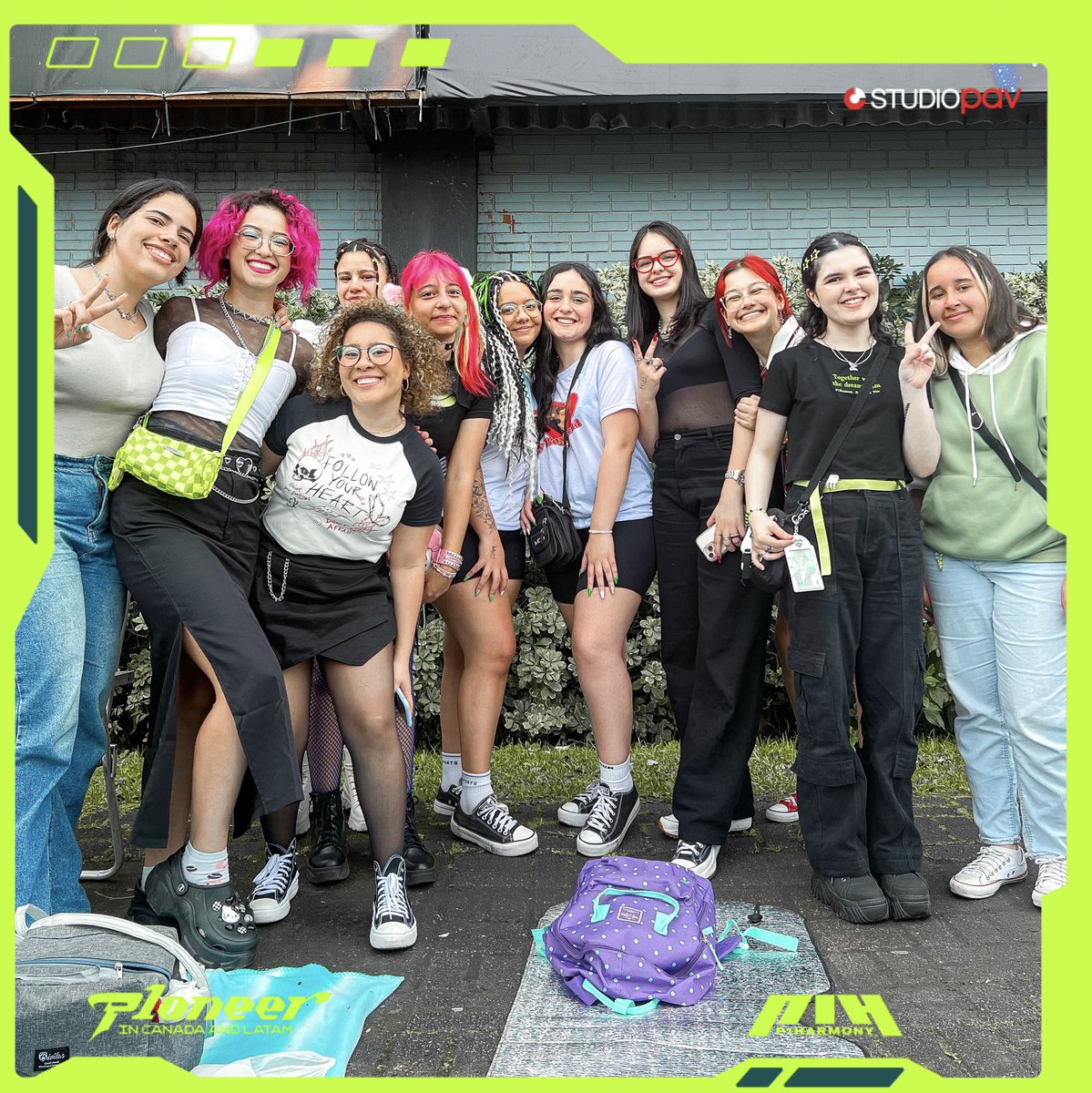 studiopav_latam's tweet photo. #P1ece de Porto Alegre 🇧🇷 Amamos os banners que vocês trouxeram para a noite!

#P1HARMONY #피원하모니 #P1H #P1ustage_H #P1ONEER #P1HARMONYinLATAM https://t.co/JinZp2ujcy