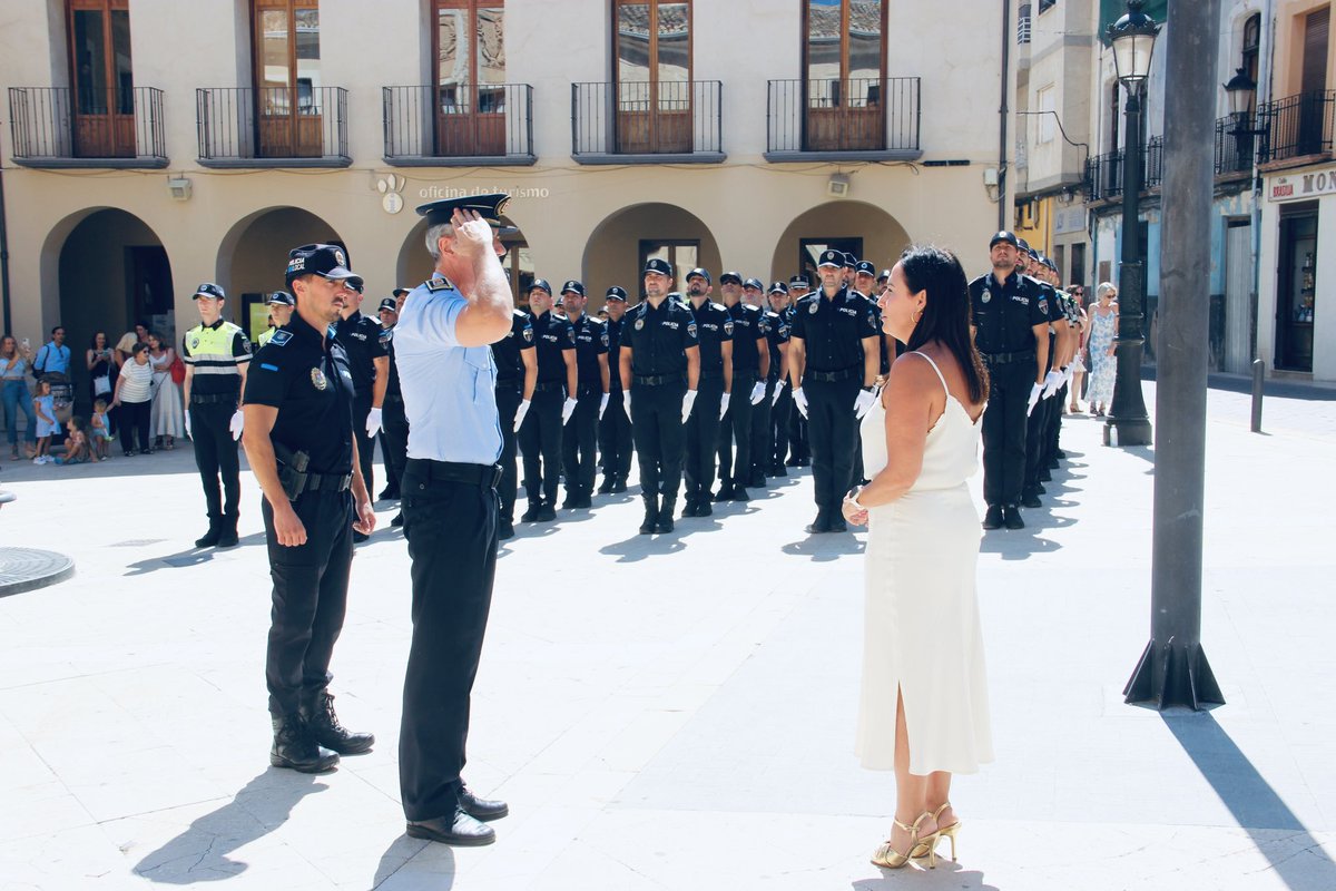 remedios_lajara's tweet photo. 44ª Promoción de Agentes del Cuerpo de Policías Locales de la Región de Murcia. 

Una promoción que, durante nueve meses, ha sido acogida por la Comisaría de Policía Local de nuestra ciudad. Enhorabuena a todos. https://t.co/lV82NsNTtj