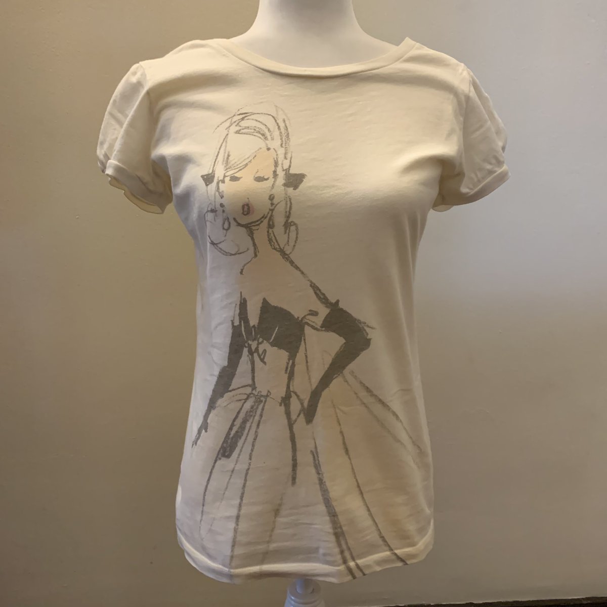 Allyscoop's tweet photo. Thrilled that I found my slightly vintage #Barbie t-shirt designed by Robert Best! https://t.co/xtEMELH3cZ