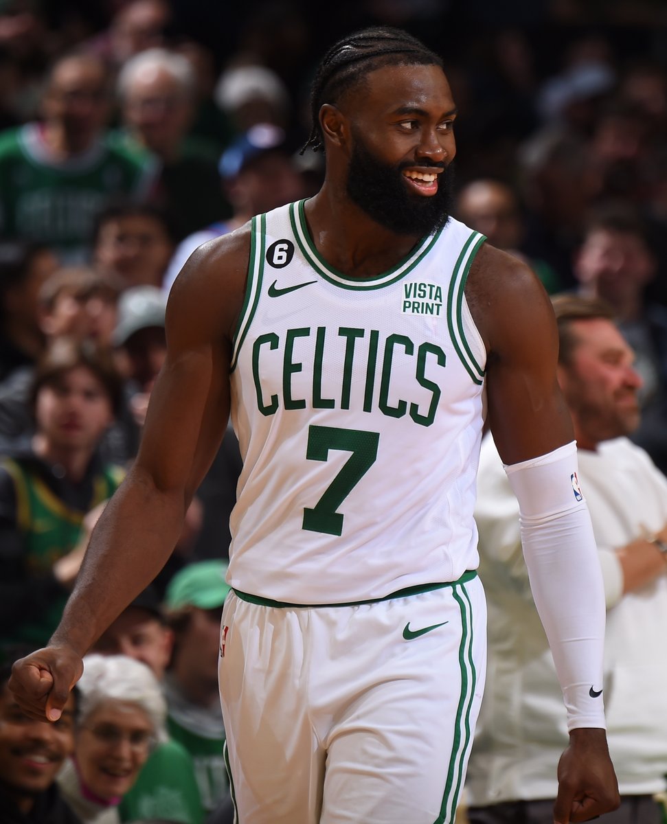 BleacherReport's tweet photo. Jaylen Brown is set to make more money in the final year of his supermax than the ’08 Celtics starting five 

Brown: $69M

KG, Rondo, Allen, Pierce &amp; Kendrick Perkins: $62M

(h/t @ClutchPoints) https://t.co/V7CfzmOlaH