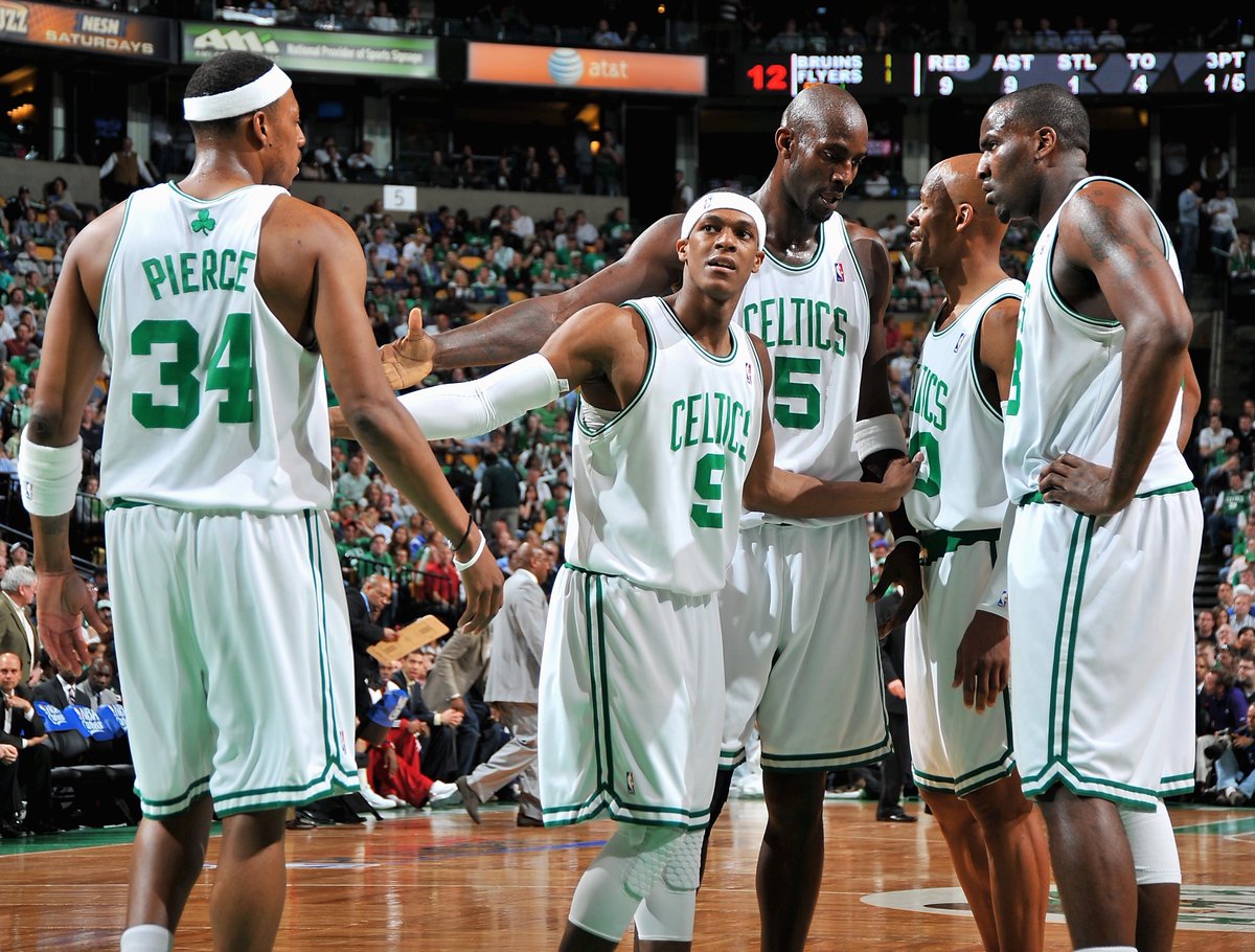 BleacherReport's tweet photo. Jaylen Brown is set to make more money in the final year of his supermax than the ’08 Celtics starting five 

Brown: $69M

KG, Rondo, Allen, Pierce &amp; Kendrick Perkins: $62M

(h/t @ClutchPoints) https://t.co/V7CfzmOlaH