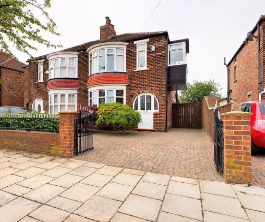 auctionhousene's tweet image. 🏡 Home sweet #home! This stunning three bedroom semi-detached house in the #Acklam area of #Middlesbrough is a dream come true ✨

Guide price: £155,000+. Don't miss your chance to see it for yourself, schedule a #viewing today: fal.cn/3Abha