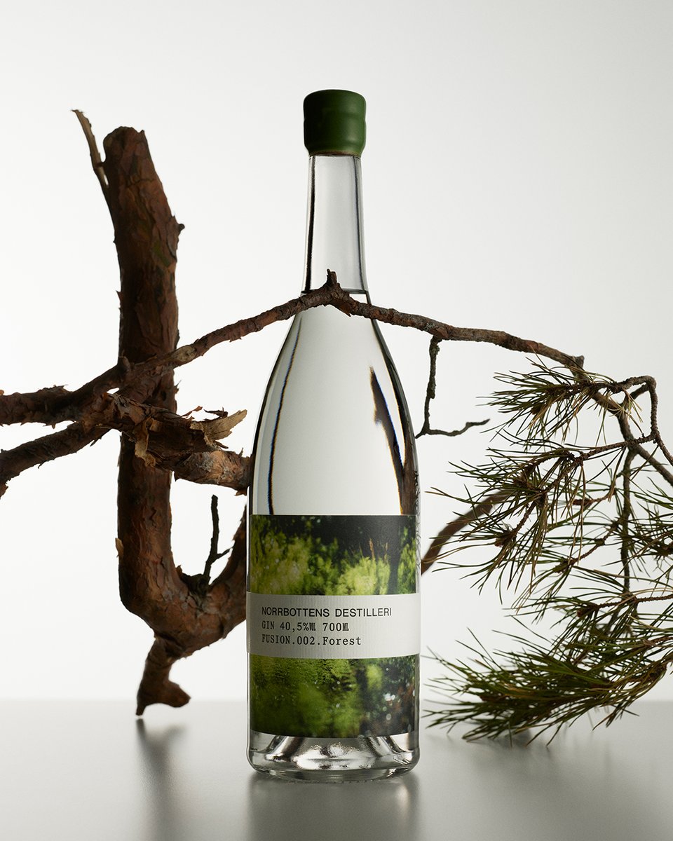 FUSION.002.Forest
Pine, Spruce &amp; Cloves

GIN 40,5%VOL 700ML

A smooth and carefully balanced gin that merges organic botanicals native to the taiga forests of Norrbotten and ecological cloves. Made on a foundation of hand-collected Macedonian juniper berries, Forest is distilled