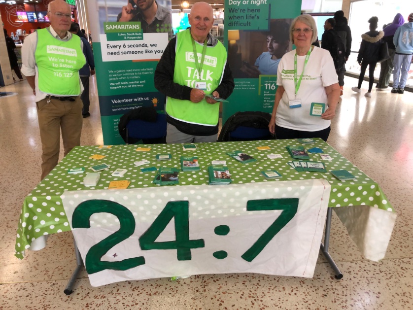 LutonSamaritans's tweet photo. Yesterday was Samaritans Awareness Day, and we were delighted that the Mall allowed us to tell people about our 24/7 service.  We listen around the clock, seven days a week! https://t.co/pkUvLxIWqg