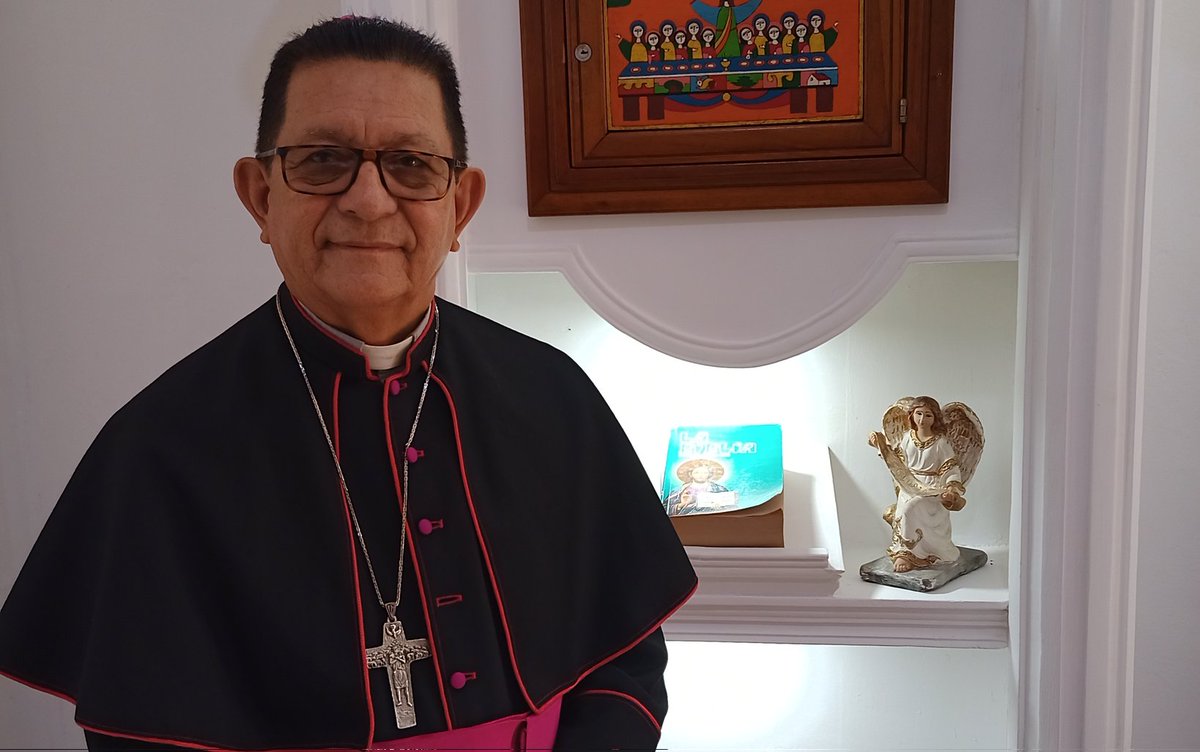 e_moissant's tweet photo. Hoy #25Julio celebramos el 47° Aniversario de Ordenación Sacerdotal de nuestro Obispo Mons. Alfredo Torres. Con profunda devoción filial nos alegramos en el Señor, damos Gracias a Dios por el Don de su Vocación y pedimos abundantes bendiciones para él. Felicidades Monseñor! https://t.co/Umdh4iEk0u