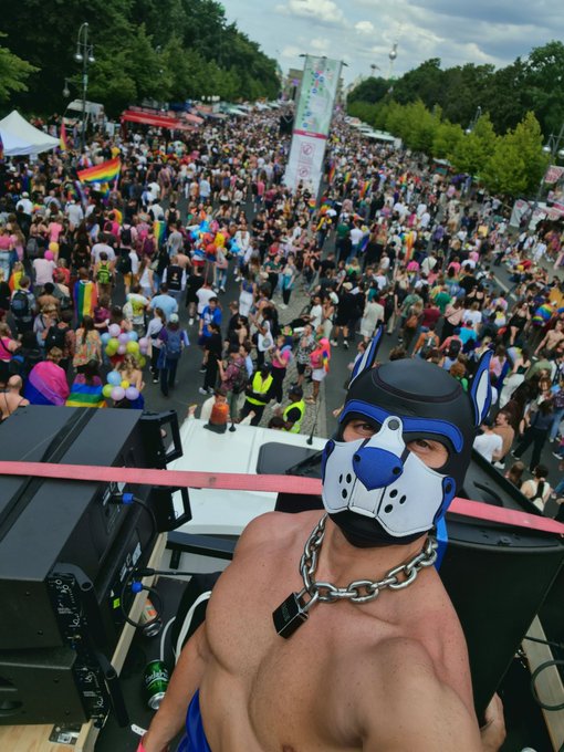 I am glad to have represented the Puppy community at Berlin CSD Pride last weekend 🏳️&zwj;🌈 Such an amazing<a href="/tag/manchesterpride"class="tags"><span>#manchesterpride</span></a>