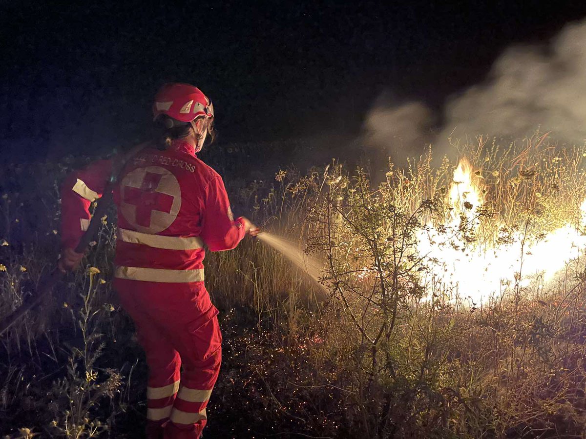 British Red Cross 🧡 (@britishredcross) on Twitter photo The wildfires in Greece continue.
▪️If you're a British national in #Rhodes impacted by the #wildfires call +4420 7008 5000 for consular assistance 24/7.
▪️Visit the <a href="/FCDOGovUK/">Foreign, Commonwealth & Development Office</a> website for more advice and contact information: gov.uk/foreign-travel…
📸: <a href="/greekredcross/">Ελληνικός Ερυθρός Σταυρός - Hellenic Red Cross</a> ⛑ The wildfires in Greece continue.
▪️If you're a British national in #Rhodes impacted by the #wildfires call +4420 7008 5000 for consular assistance 24/7.
▪️Visit the <a href="/FCDOGovUK/">Foreign, Commonwealth & Development Office</a> website for more advice and contact information: gov.uk/foreign-travel…
📸: <a href="/greekredcross/">Ελληνικός Ερυθρός Σταυρός - Hellenic Red Cross</a> ⛑