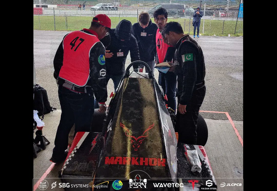 formulaenust's tweet image. Day 3 &amp;amp;4 - Formula Student UK 2023

United through shared visions and forging new connections as the event gains momentum.

#FERN #FSUK #EV #DV #NUST #FERN #FormulaStudent2023  #RepresentingPakistan  #GoGreenFlag
