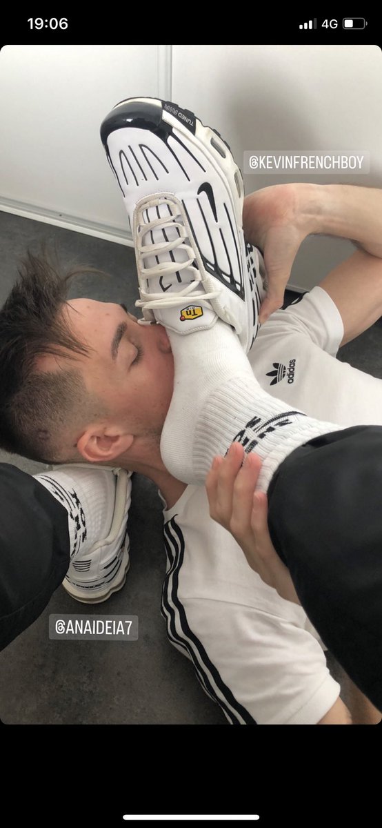 Learning <a href="/kevinfrenchboy/">kevin 🇫🇷🇪🇸</a> to become a kiffeur…

#tn #tn3 #kiffeur #skets #cho7 #cho7blanches #sk8erboy #boysocks