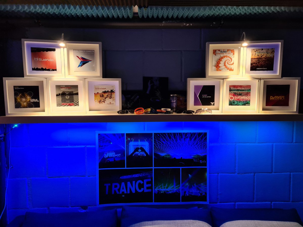 kunoonmusic's tweet photo. dear #KUTHFAMIMY, there is something new. can you spot it on the shelf? #whentranceconnects 😎
however, tune in tonight at 19:30 cet for #KUNO's #Uplifting #Trance #Hour! live at
👉 https://t.co/uQGJAGCo4S
👉 https://t.co/izSt8sZGPn
#tuesdayisKUTHday #upliftingtrance #KUTH https://t.co/g2vQs997pr