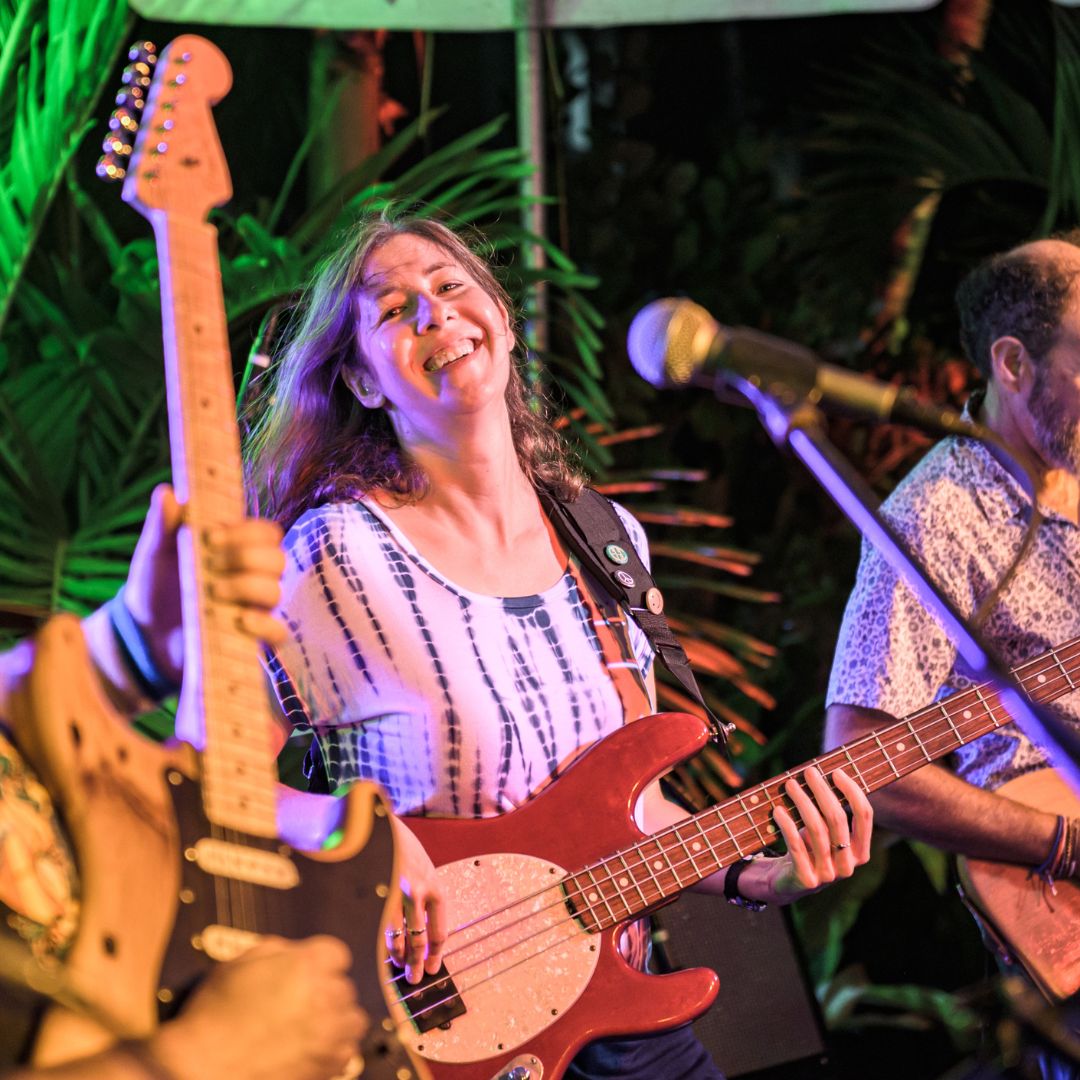 ShakedownFest_'s tweet photo. 🎶 Get ready to groove with the incredible Janis Wallin! 🌴🎸

Join us at Jungle Shakedown as Janis, the funky bassist from @FamilyGrooveCo, brings her infectious rhythms to The Dire Wolves🐺✨

#RockstarVibes #JamBands #LiveMusic #MusicFestival #HippieLife #GoodVibesOnly https://t.co/WTrGF960bP