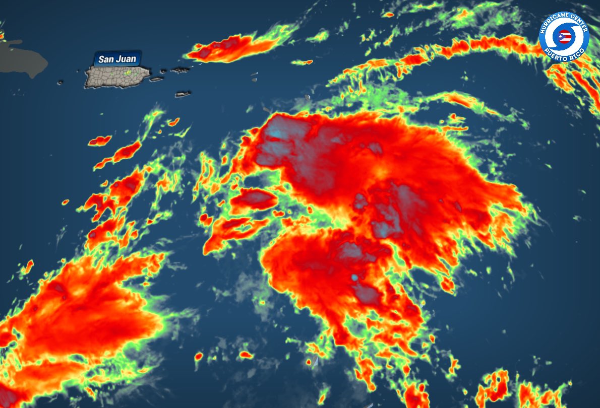 Una activa onda tropical que entró al Caribe es la responsable de que tengamos fuerte ventolera hoy en P.R.

A medida que se mueva hacia el oeste se espera que algunas bandas de lluvias lleguen a la isla, por lo que no se puede descartar algunas inundaciones y deslizamientos.