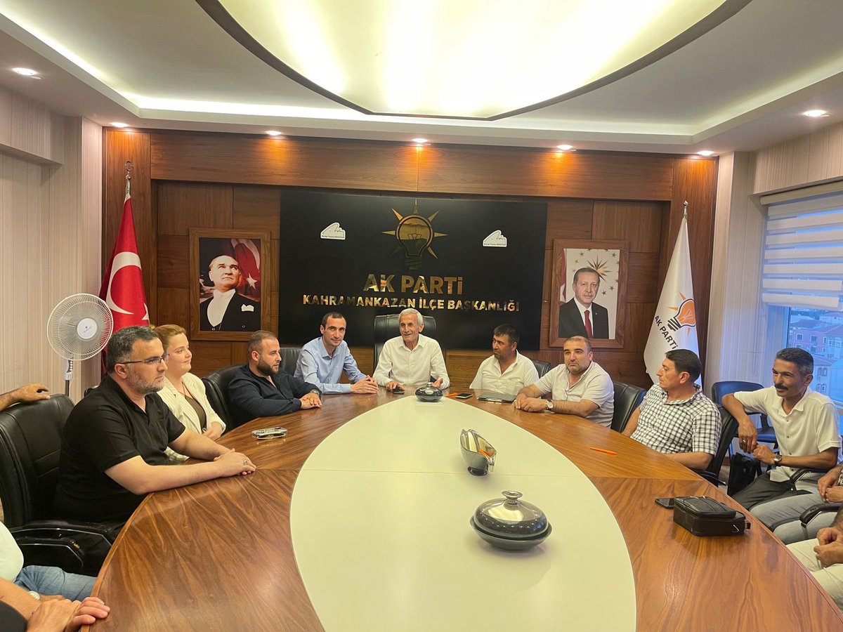 AKPARTIKAZAN's tweet photo. Haftalık Olağan Yönetim Kurulu Toplantımızı İl Koordinatörümüz Sn. Kadir Karapınar’ın katılımlarıyla; İlçe Başkanımız Sn. Ahmet Ceylan Başkanlığında gerçekleştiriyoruz. Toplantımız hayırlara vesile olsun. https://t.co/xbMssqwnqA