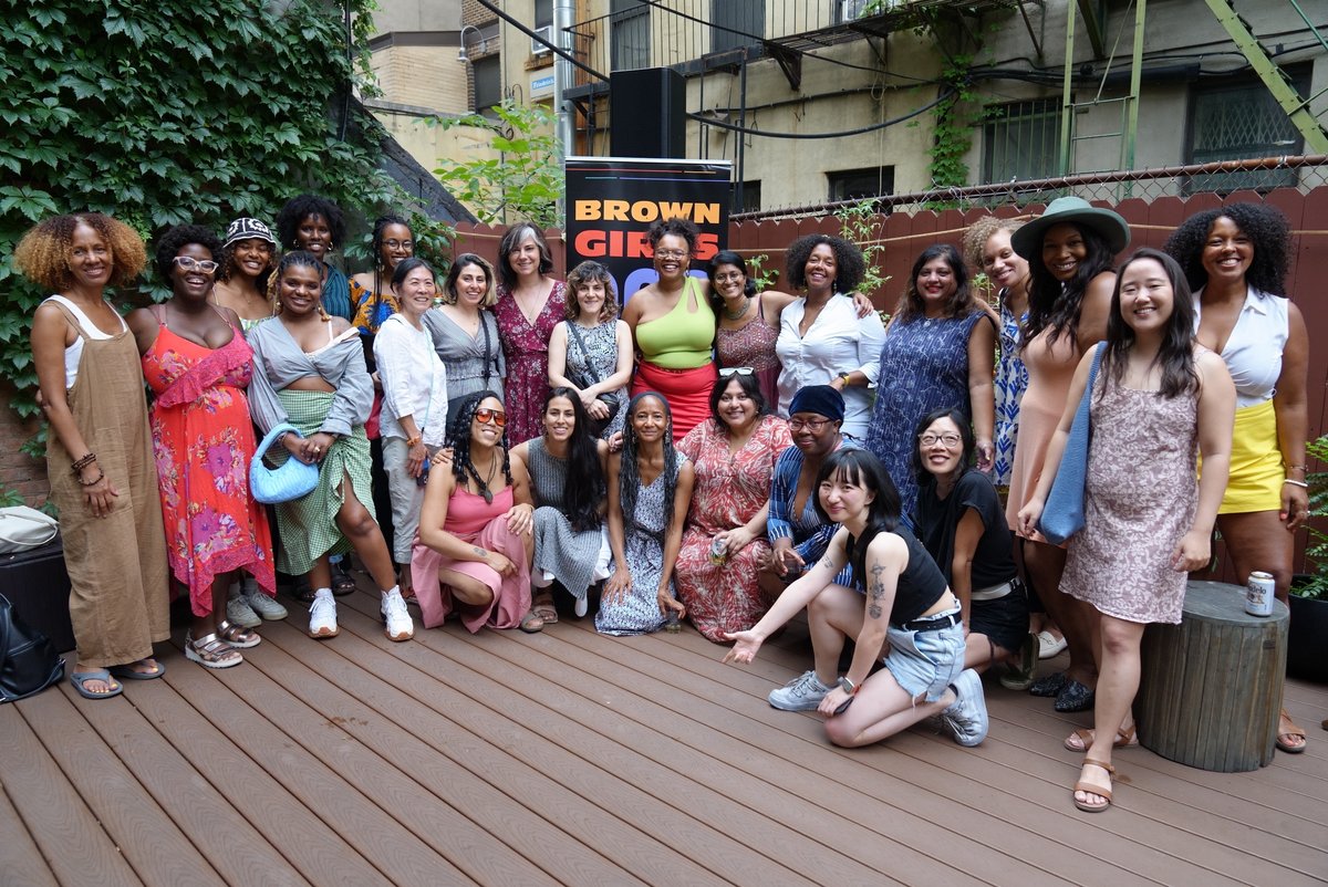 bgdocmafia's tweet photo. Don’t miss this last chance to #MoveWithBGDM! Our members and donors got together to celebrate how far we’ve come, but we still have more to get done! Today is the last day of our campaign — donate today ⏩⏩ https://t.co/KatAyU7TrR https://t.co/62MBYTJVgv