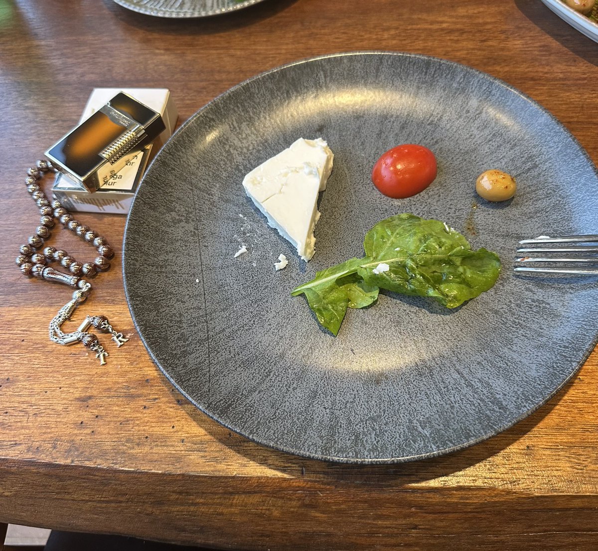 Garibanlığın gözü kör olsun, çok zor şartlarda size, Servet yapmaya çalışıyorum!

AÇIMM AÇÇÇÇ!😂😂

#XU100 #BIST #SERVET