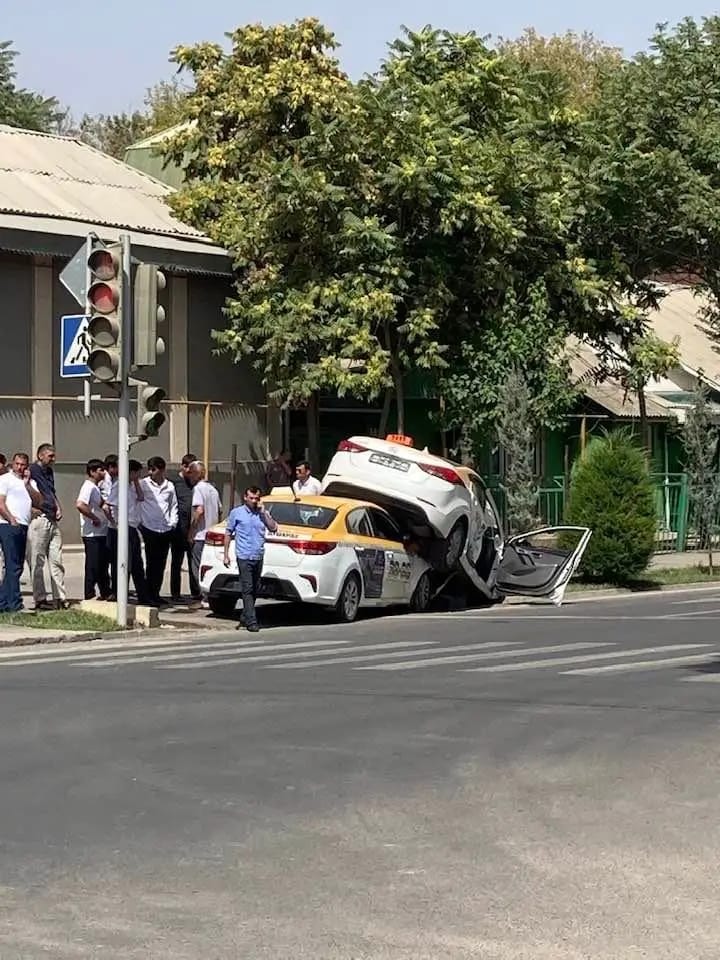 "I'll cover your passengers"... Taxi, Dushanbe style!