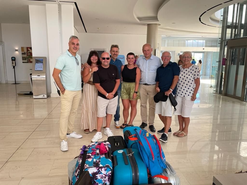 TUI CEO Sebastian Ebel has visited #Rhodes today – to get a clear picture on the ground and to thank our colleagues for their hard work over the past days. He also met holidaymakers staying on the island, partners as well as authorities from the government.