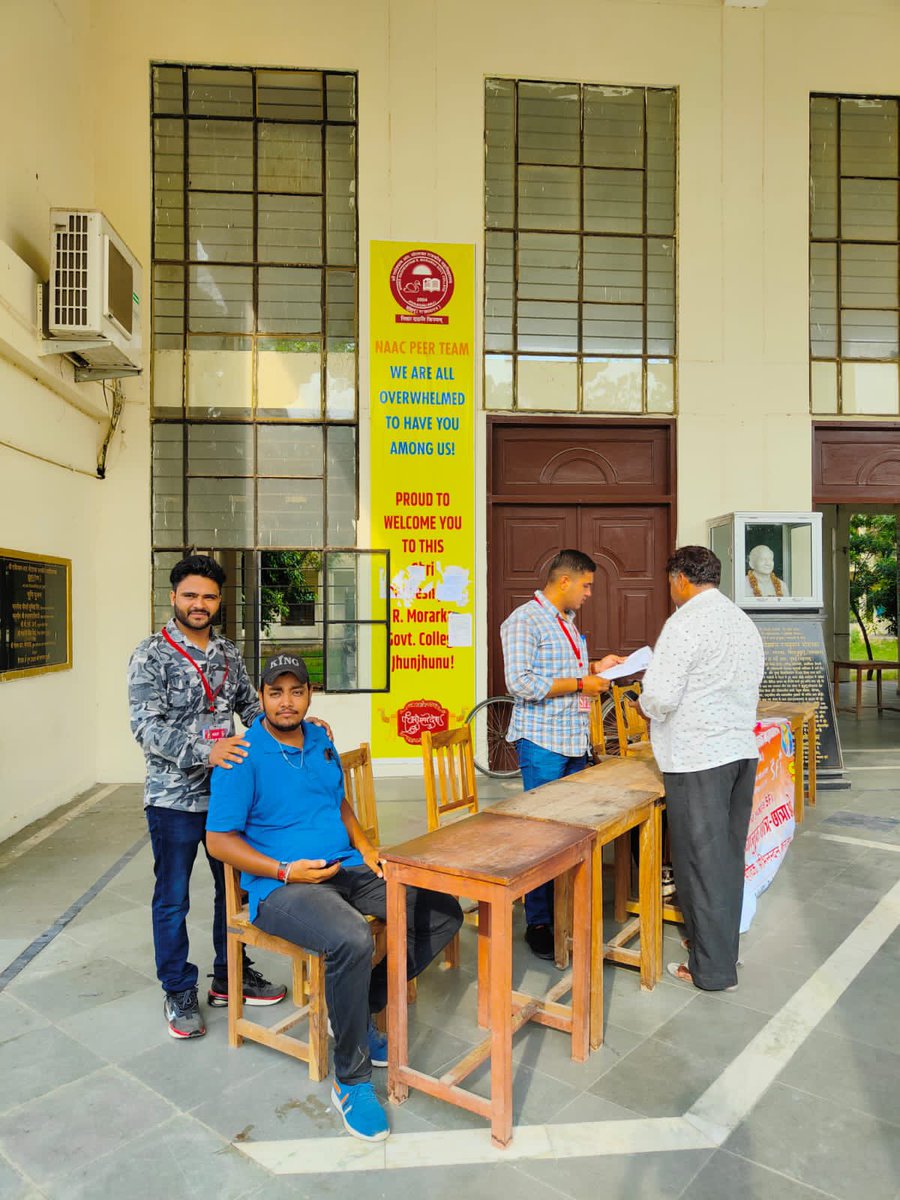 IntjarSfi's tweet image. #Help_desk का दुसरा दिन:::
#SFI
#sfi_झुंझुनूं
#JoinSFI
#be_a_complete_student