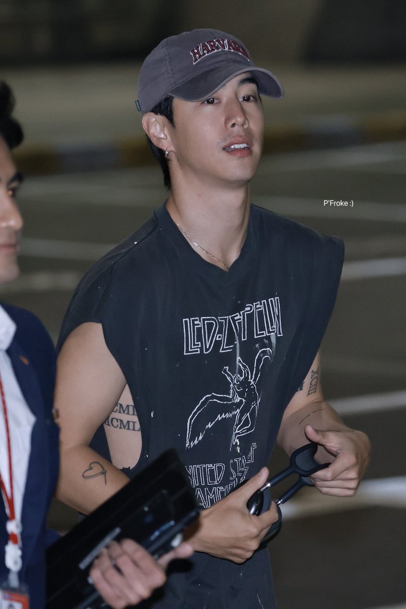 พี่โฟล์ค :) tweet media