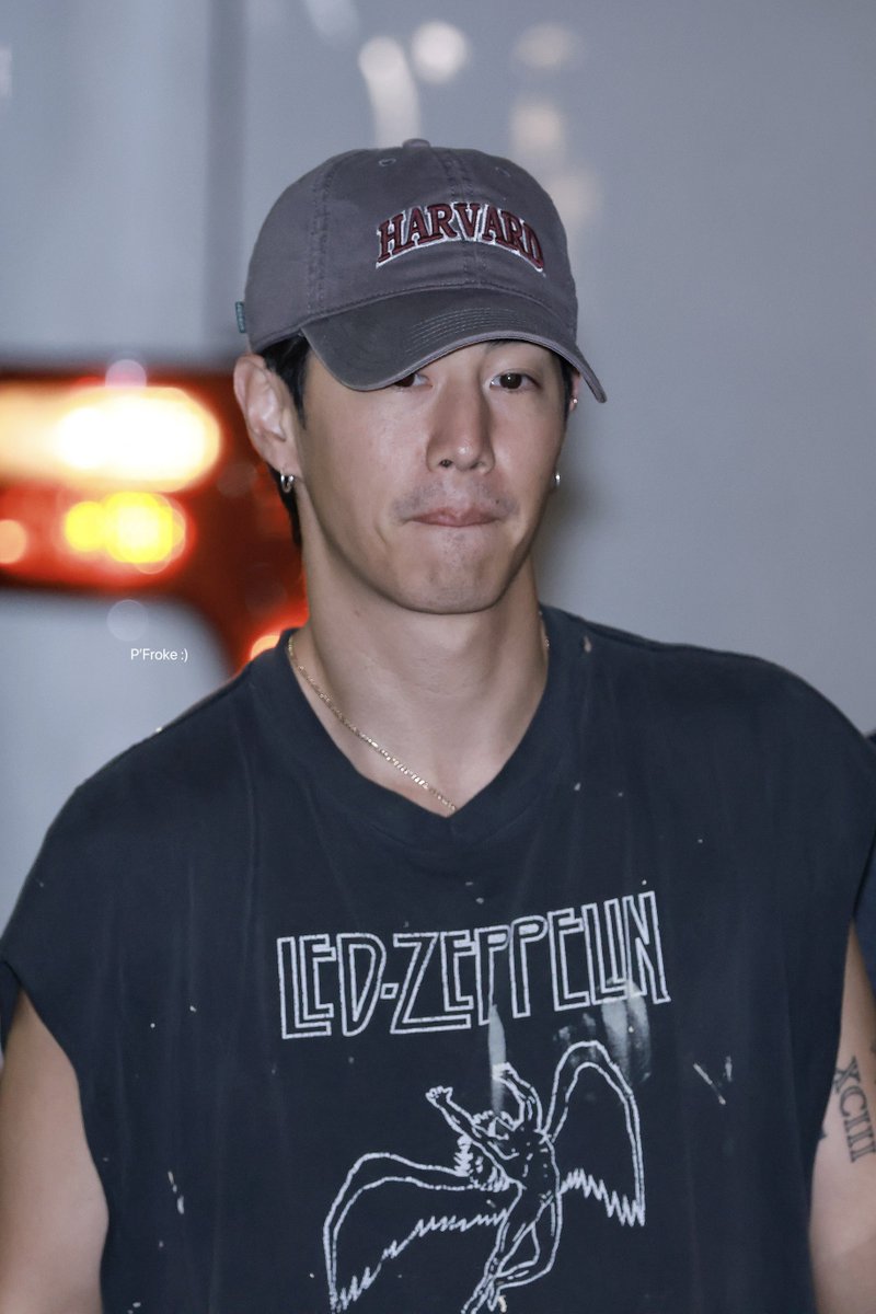 พี่โฟล์ค :) tweet media