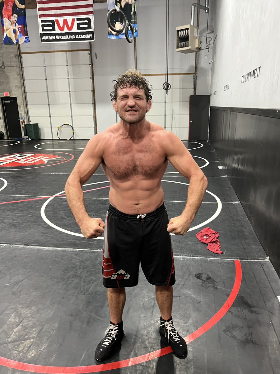 Benaskren's tweet photo. I’ve kept in great shape during retirement.  I have zero desire to fight anyone except that loser Jorge. https://t.co/T5y4QI9GAZ