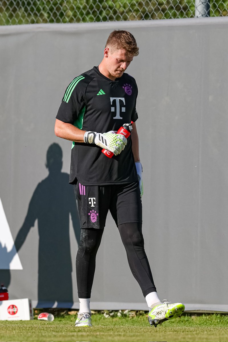 🇩🇪🇩🇪 #AlexanderNübel (26 years old) is the new player of Stuttgart. ✍️

✅ The goalkeeper arrives on loan for one season, from #BayernMunich.