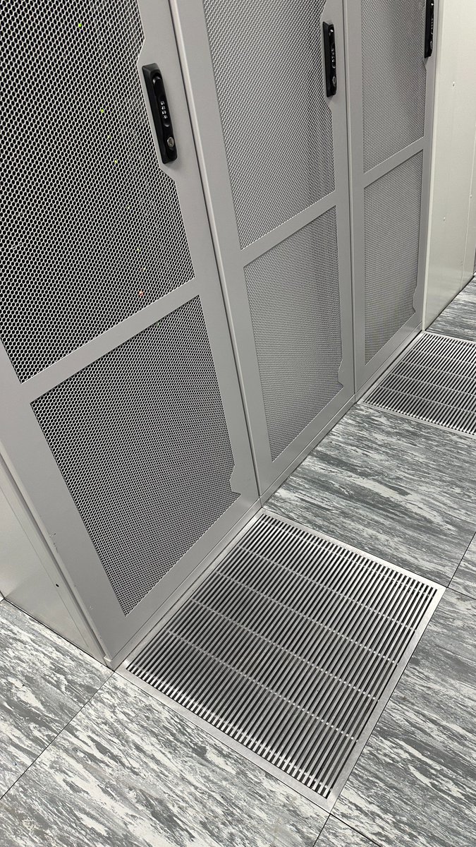 UK Dedicated Servers tweet media