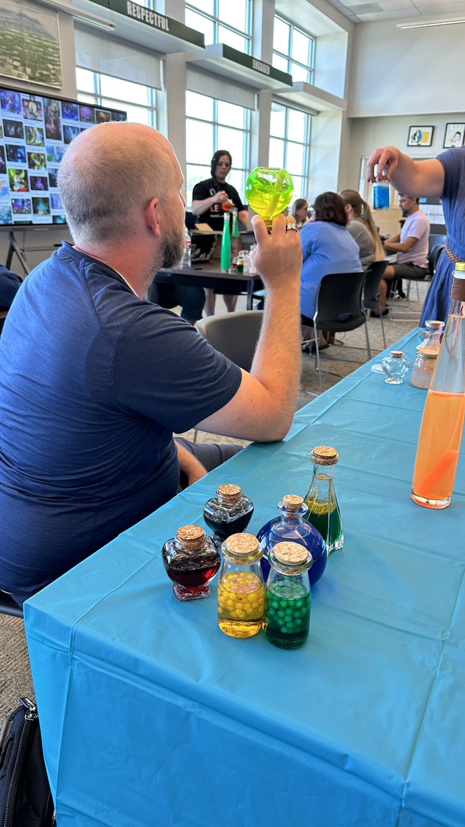 TheOlyCenter tweet media