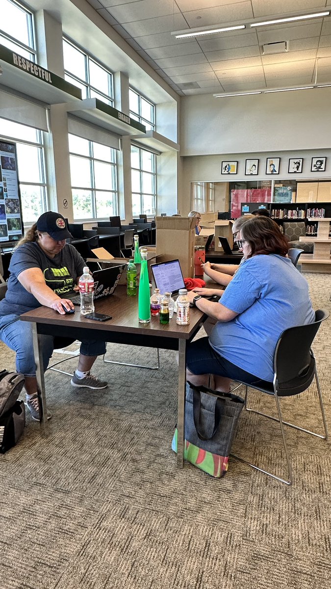 TheOlyCenter tweet media