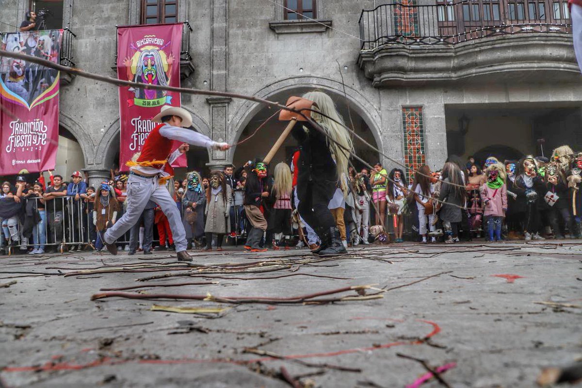 gobierno_tonala's tweet photo. La fiesta grande de Tonalá es hoy 🎉

Así vivimos las primeras corridas de Tastoanes en la plaza Cihualpilli. 👹

Tonalá #TradiciónFiestaYFe https://t.co/9gki0QTzMF