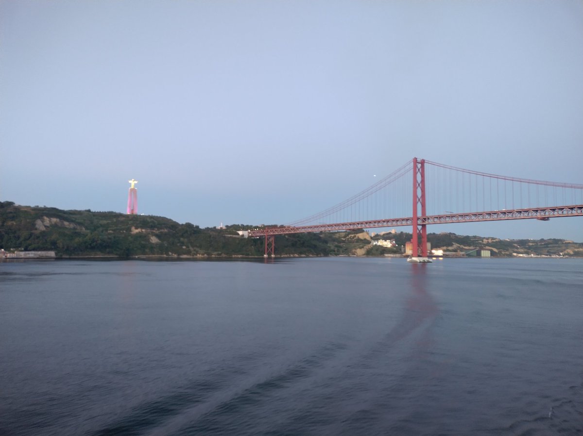 @Travel_Session The 25th April Bridge across the River Tagus in Portugal's Lisbon (which is slightly longer than SF's Golden Gate) is a huge feat in engineering, especially if you're on a 17 deck cruise ship going under it 😆 #travelingsession #trlt