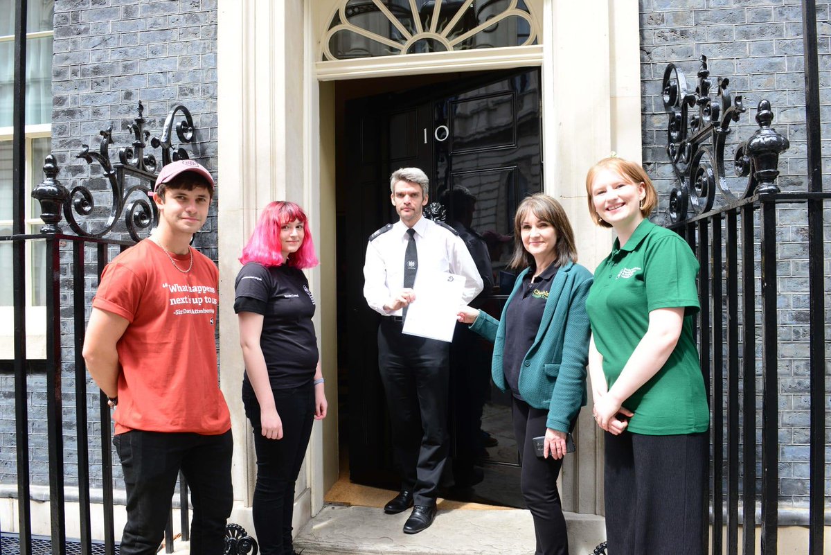 WildlifeTrusts's tweet photo. Today we were incredibly proud to take the voices of over 104,170 supporters to Downing Street, to call attention to evidence regarding HS2 which shows far more nature will be lost along the route than anyone ever expected. (1/3) 📢🧵 https://t.co/cRP7dtz8RX