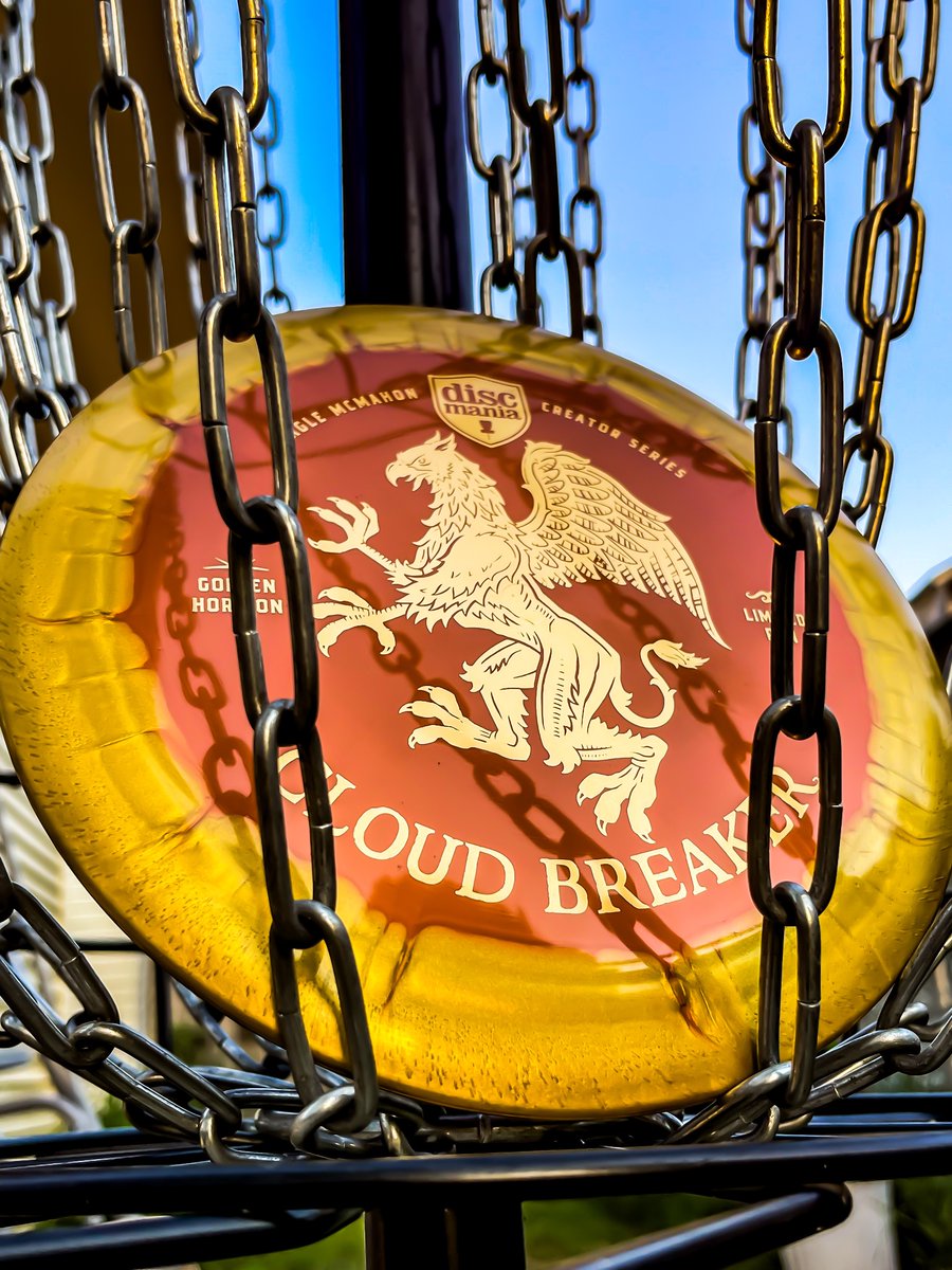 BasketBanditz's tweet photo. The @DiscmaniaDiscs CLOUD BREAKER‼️☁️ These limited runs are 🔥🔥🔥

#photooftheday #discgolf #discmaniadiscs #ThoughtForTheDay https://t.co/Yo4EPBYHmt