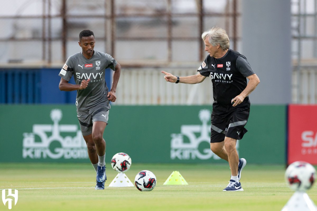 Alhilal_EN's tweet photo. Full Direction 🫵🏻💙
#AlHilal https://t.co/pp9dcCY48I