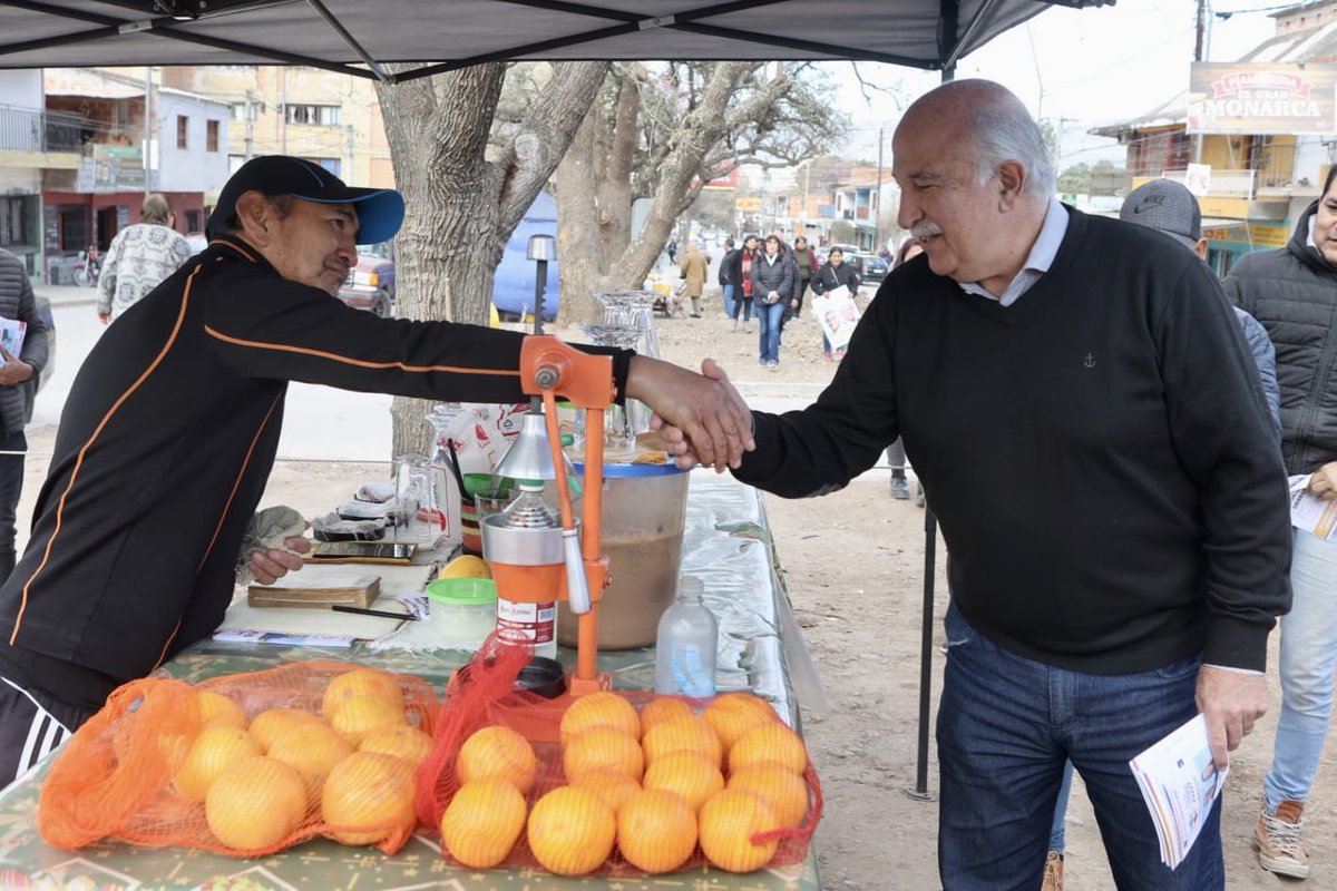MarioFiad's tweet photo. Puerta a puerta, visitamos a los vecinos del Barrio Chijra. Muy agradecido por recibirnos en sus hogares y comercios, por plantearnos sus necesidades y escuchar nuestras propuestas. 
#FrenteCambiaJujuy #Lista502A 
#ElCambioDeNuestrasVidas https://t.co/84YV4Jkndt