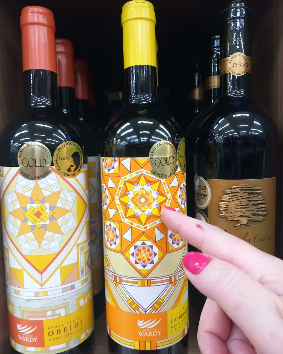 I'm in love with this amazing collection of Lebanese wine 🍷 
With chic classy bottles ❤️🇱🇧🍷
I'm really happy finding this tasty wine 🍷 in the supermarket today 👌
Ready for the dinner 🍽 🍷 Cheers 🍻 
@domainewardy  #winelovers #Lebanon #Lebanesewine