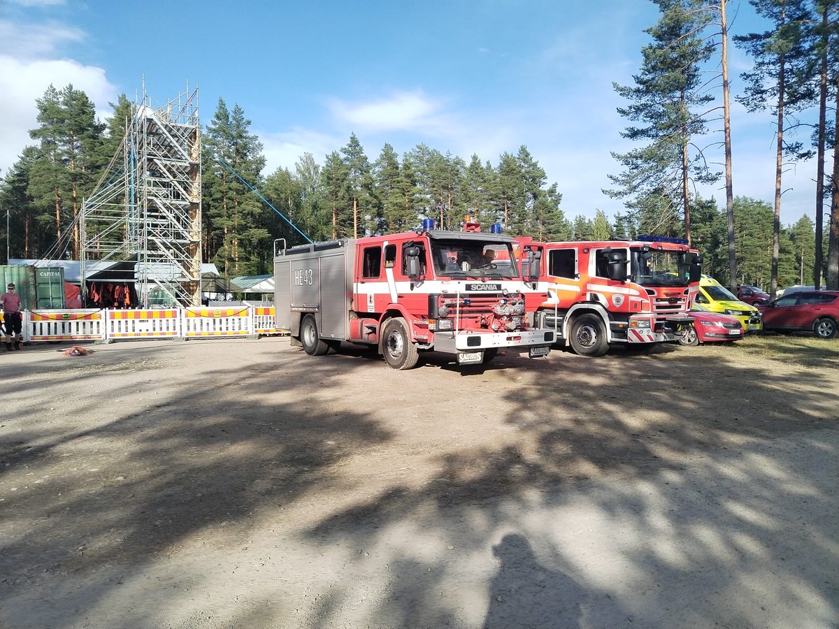 LHSP_ry's tweet photo. HE4312 leireilee #stidi23 palokuntanuorten leirillä Palotaruksella Padasjoella. Tänään koettu mm harjoitushälytyksiä Tulitaistelija ja EA-jatkokurssien käytössä. #lhsp #sopimuspalokunta #palokuntanuoret #leiri #parastapalokunnassa #Helsinki https://t.co/WXv9a6KxLb