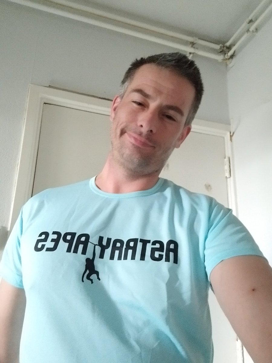 AstrayApes's tweet image. #gm and a GUUUDMAWNING FAM!
Teez are in😁😁😏😏🤤🤤 waiting for a few thing then we setting up the whole #AstrayApes #MerchStore 
🎵I'm so excited🎶 #MoveDifferent #GetYours #NFT #Web3