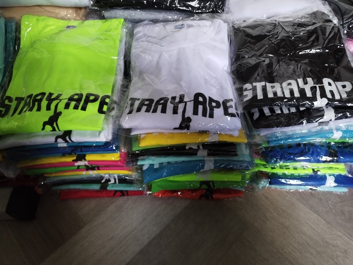 AstrayApes's tweet image. #gm and a GUUUDMAWNING FAM!
Teez are in😁😁😏😏🤤🤤 waiting for a few thing then we setting up the whole #AstrayApes #MerchStore 
🎵I'm so excited🎶 #MoveDifferent #GetYours #NFT #Web3