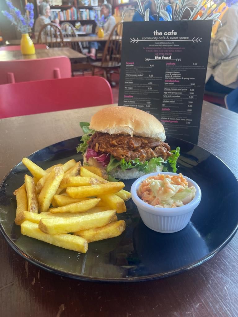 thecafefenton's tweet photo. 🧇 waffles drizzled in yummy sauce, ice cream and fruit 

🥪 pulled pork bap, chips and crunchy coleslaw 

🍹 elderflower fizz mocktail 

Just a few of the yummy things added to our specials board recently… have you been in to try them out? 🤤 https://t.co/8s1XALs29f