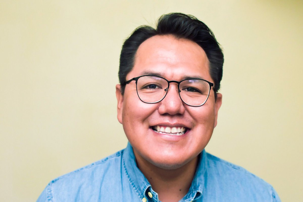 azsciencecenter's tweet photo. Meet @YazzieSays a NASA Mechanical Engineer who's making history by developing technology to analyze Mars' atmosphere and soil samples 🚀 His work on the #MarsInSightLander and the #PerseveranceRover is out-of-this-world! https://t.co/UhTJTe5NZY
