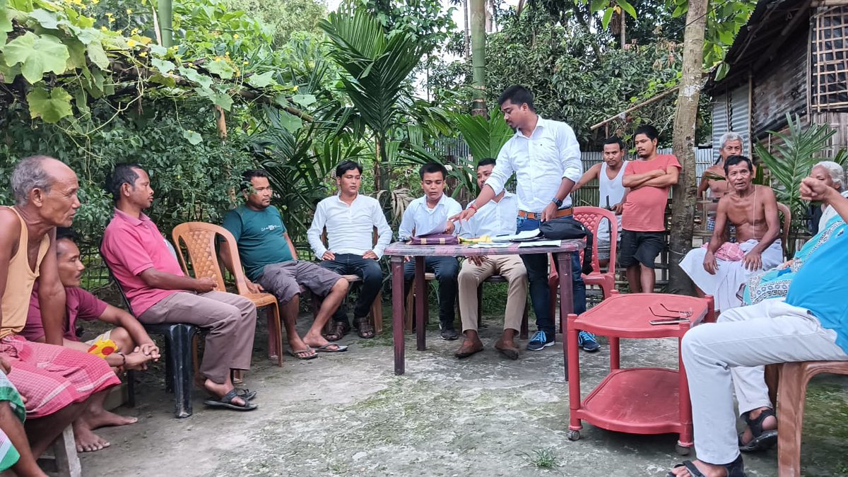cdfDhubri's tweet photo. ২৫-০৭-২০২৩

আজি ধুবুৰী জিলাৰ ঘৰিয়ালডাঙা খণ্ড১ ৰ চৰকাৰী সুবিধাৰ থাকি বঞ্চিত ৰাইজেৰ দুৰ্দশা ক্ৰমে আমৰা ধুবুৰী জিলা চিলাৰায় উন্নয়ন মঞ্চ আৰ কোচ ৰাজবংশী জাতীয় ছাত্ৰ সন্হা মিলি অত্ৰ অঞ্চলেৰ ৰাইজেৰ অটাই । https://t.co/nn93xKlwia