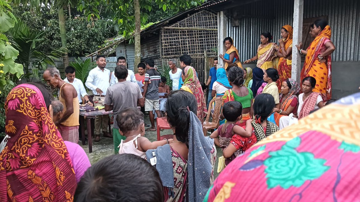 cdfDhubri's tweet photo. ২৫-০৭-২০২৩

আজি ধুবুৰী জিলাৰ ঘৰিয়ালডাঙা খণ্ড১ ৰ চৰকাৰী সুবিধাৰ থাকি বঞ্চিত ৰাইজেৰ দুৰ্দশা ক্ৰমে আমৰা ধুবুৰী জিলা চিলাৰায় উন্নয়ন মঞ্চ আৰ কোচ ৰাজবংশী জাতীয় ছাত্ৰ সন্হা মিলি অত্ৰ অঞ্চলেৰ ৰাইজেৰ অটাই । https://t.co/nn93xKlwia