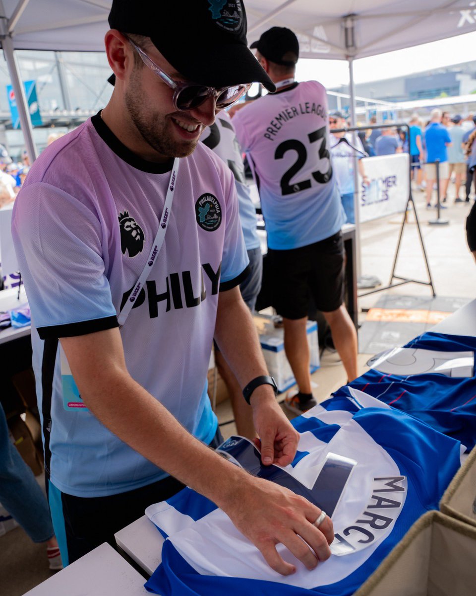 digisportsmgmt's tweet photo. #TeamDSM are Stateside 🇺🇸 

We are supporting our client @AveryDennisonTS with live fan activations for the @premierleague Summer Series Tournament.

Philadelphia ✅
Atlanta 🔜

#PLSummerSeries @PLinUSA https://t.co/kz679T9NSR