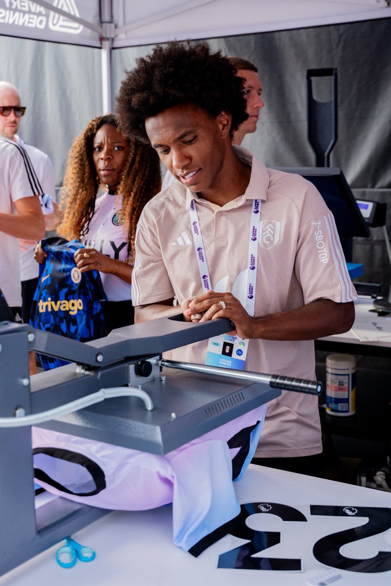 digisportsmgmt's tweet photo. #TeamDSM are Stateside 🇺🇸 

We are supporting our client @AveryDennisonTS with live fan activations for the @premierleague Summer Series Tournament.

Philadelphia ✅
Atlanta 🔜

#PLSummerSeries @PLinUSA https://t.co/kz679T9NSR