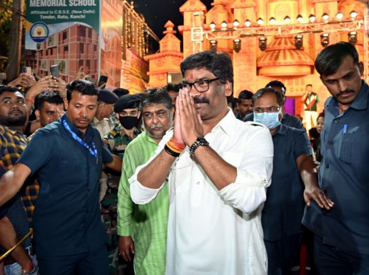 झारखंड में हेमंत सोरेन सरकार ने ओल्ड पेंशन स्कीम को दी कैबिनेट की मंजूरी, कर्मचारियों में उत्साह
ndtv.in/india/hemant-s…