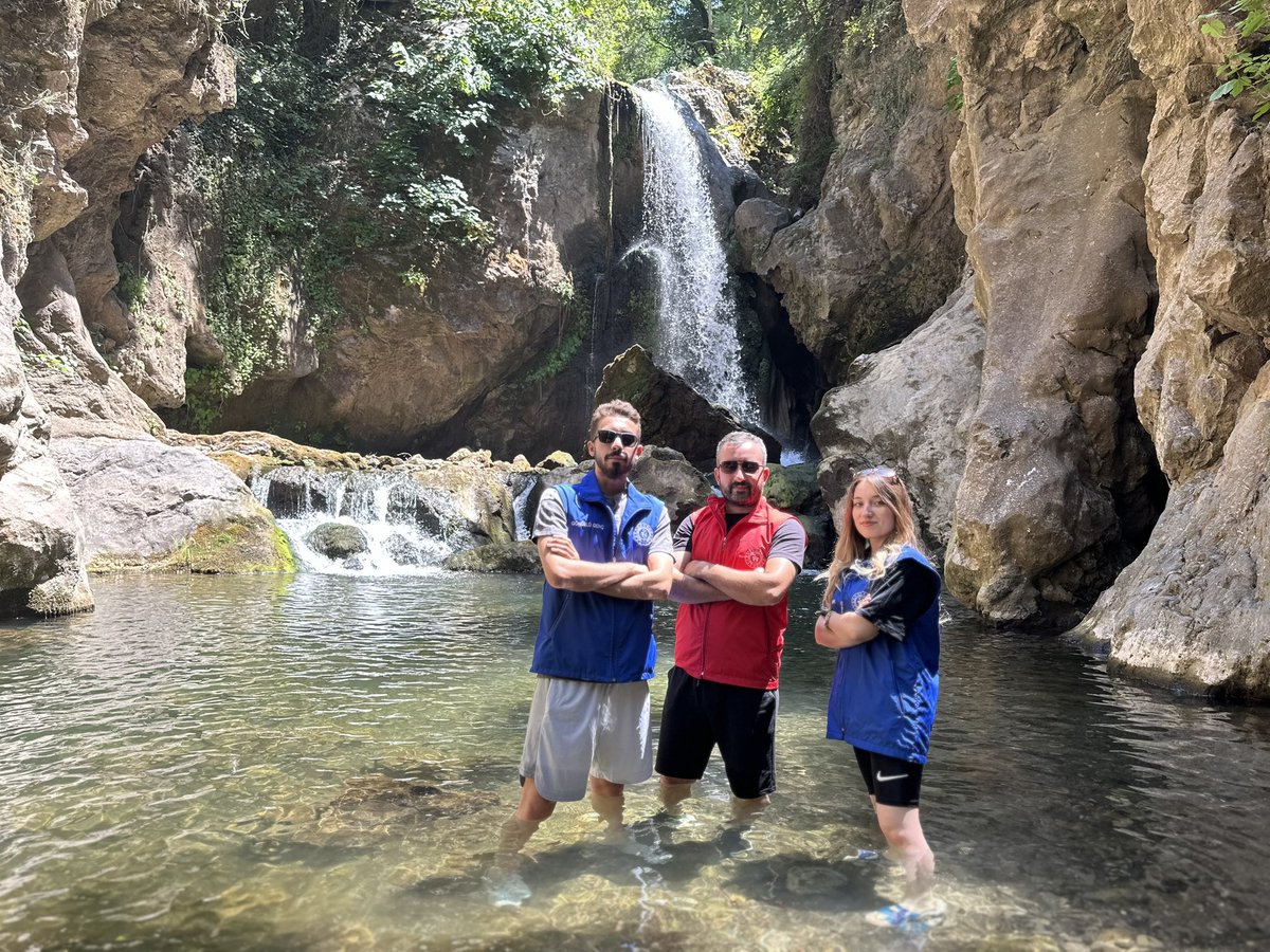 #MerkezimdeBuYaz faaliyetleri kapsamında gençlerimizle doğa yürüyüşü gerçekleştirerek, keşfedilmemiş güzellikleri keşfettik 🤩🌲
<a href="/gencliksporbak/">Gençlik ve Spor Bakanlığı 🇹🇷</a> 
<a href="/OA_BAK/">Dr. Osman Aşkın Bak</a> 
#GSBGM
