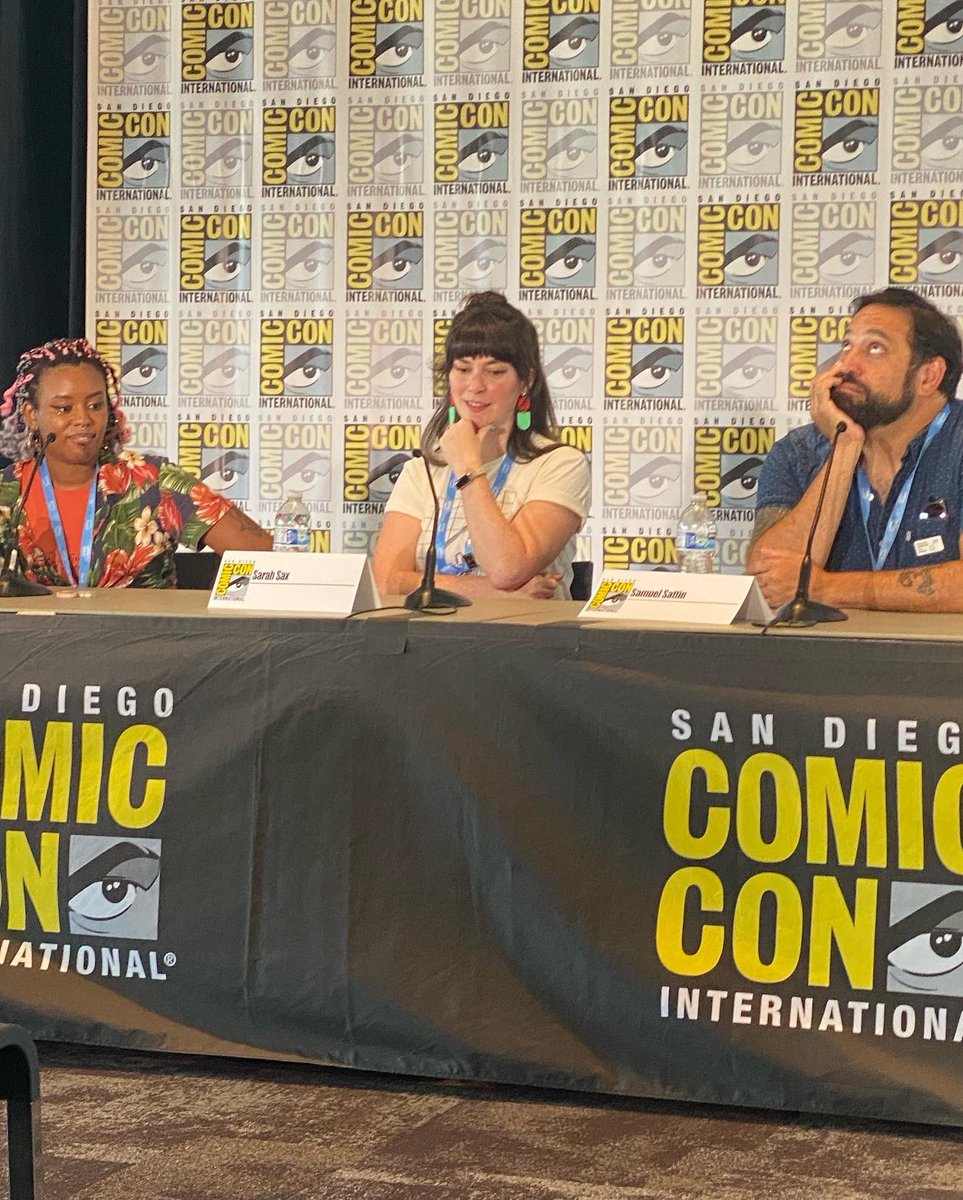 lori_huntsman's tweet image. I was lucky enough to sit in on this author panel at the San Diego Comic Con Educator and Librarian event which is where I heard about Buzzing 🐝 Grateful for opportunities such as these to connect with amazing authors and discover new #graphicnovels! @SDPublicLibrary #SDCCEL
